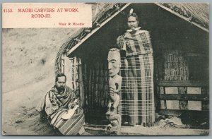 NEW ZEALAND MAORI CARVERS AT WORK ROTO ITI ANTIQUE POSTCARD