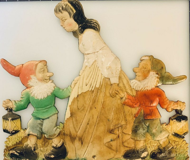 Antique Vintage Embossed Die Cut SNOW WHITE With 2 Dwarves. Excellent Shape