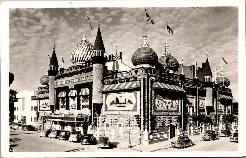 RPPC  SD Mitchell 1949 Corn Palace