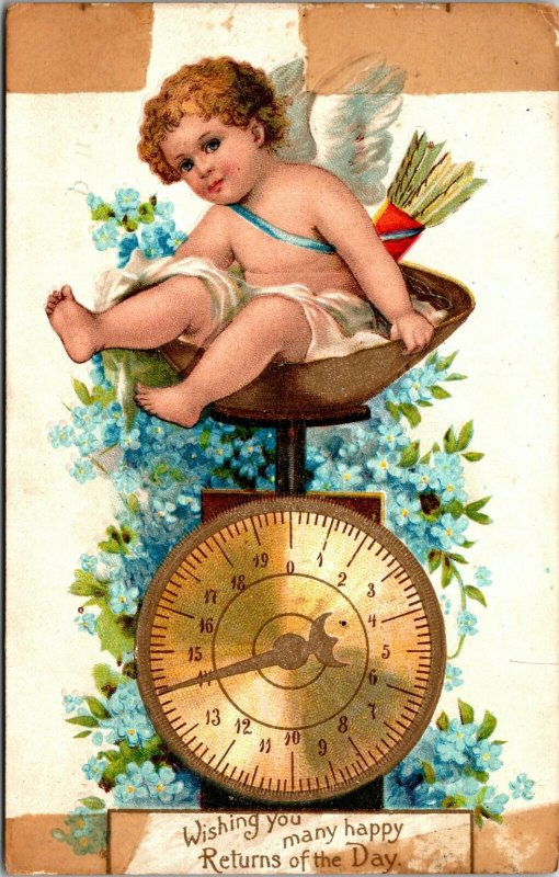 BABY on SCALE - Postcard - WISHING YOU MANY HAPPY RETURNS OF THE DAY - VINTAGE