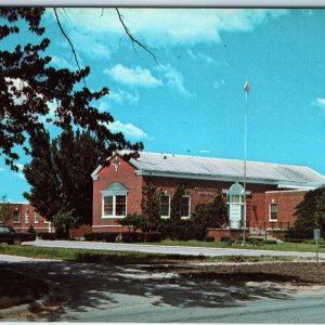 c1960s Bloomfield, IA Davis County Hospital Parked Cars Brick Built 1950 PC A240