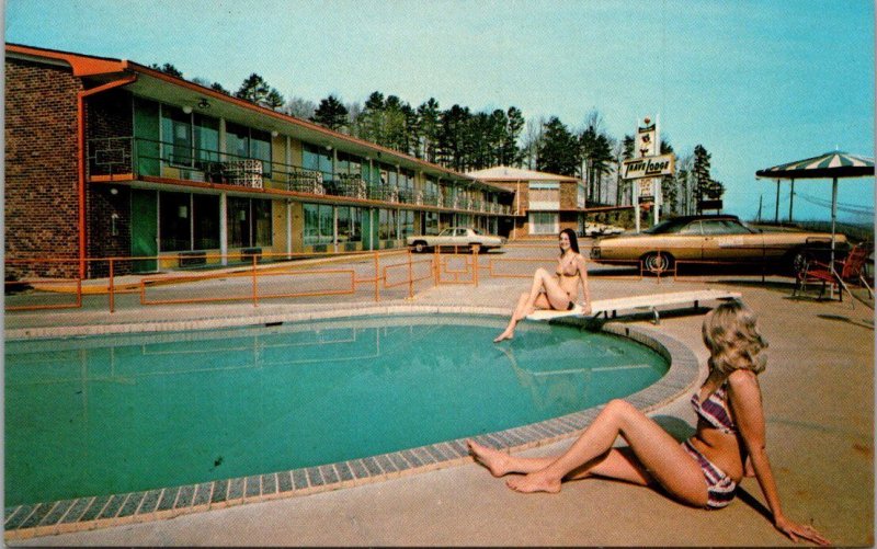 Tennessee Cleveland TraveLodge Swimming Pool