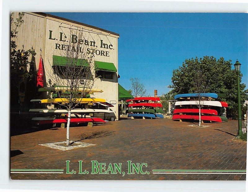 Postcard L. L. Bean Inc. Retail Store, Freeport, Maine