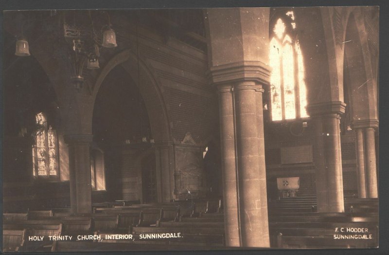 Berkshire Postcard - Holy Trinity Church Interior, Sunningdale   RT15 