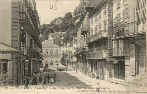 CPA PLOMBIERES-les-BAINS - Rue stanislas (119805)