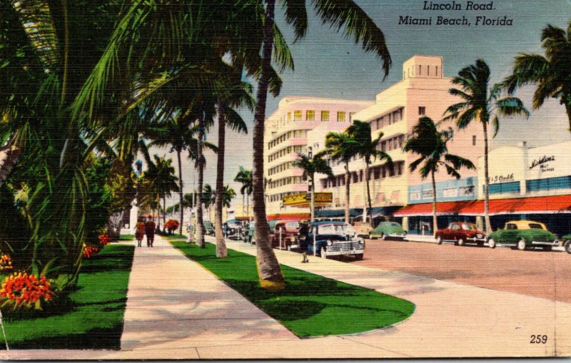 Florida Miami Beach View Along Lincoln Road