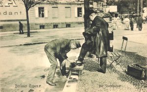 Germany Berliner Typen Shoe Shine Der Stiefelputzer, Postcard.