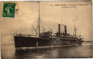 CPA St-NAZAIRE - Le Paquebot Transatlatique La Navarre sur Rade (251058)