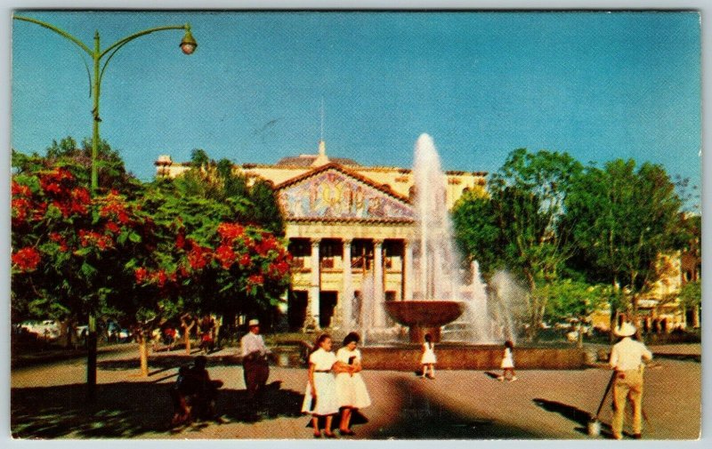 Teatro Degollado, Guadalajara, Jal. Mexico - Postcard 