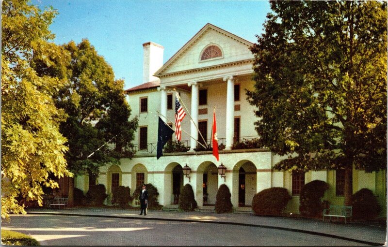 Historic Williamsburg Inn Streetview Williamsburg Virginia Chrome Postcard 