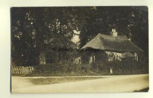 tp4356 - Unknown Location - Rectory/Gatehouse Thatched Cottage -  Postcard