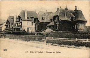 CPA DEAUVILLE - Groupe de Villas (515733)
