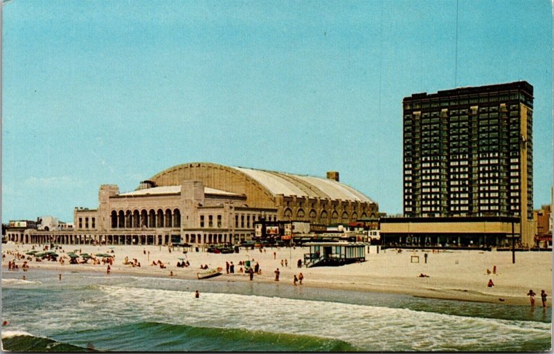 Vtg Atlantic City New Jersey NJ Holiday Inn Hotel and Covention Center Postcard