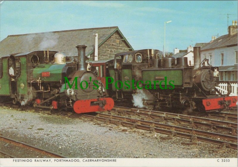 Wales Postcard - Festiniog Railway, Porthmadog, Caernarvonshire  RR10293