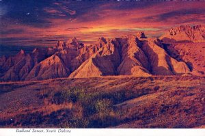 VINTAGE POSTCARD CONTINENTAL SIZE BADLAND SUNSET IN SOUTH DAKOTA