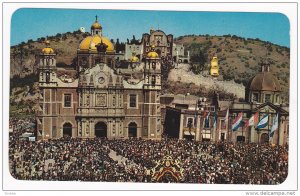 La Basilica de Guadalupe, Pilgrimage of Virgin of Guadalupe, Federal District...