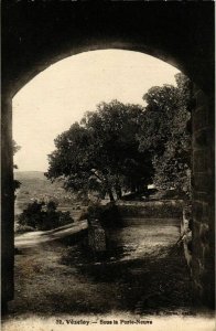 CPA Vezelay - Sous la Porte-Neuve FRANCE (960998)