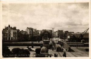 CPA St-NAZAIRE La Place du Bassin et le Pont roulant (610833)