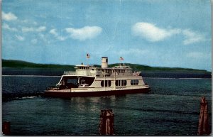 VINTAGE LAKE CHAMPLAIN M.V. ADIRONDACK FERRY CROSSING POSTCARD 34-113