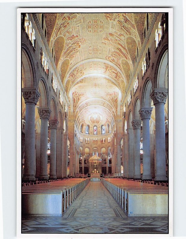 Postcard The imposing interior of the Basilica, Sainte-Anne-de-Beaupré, Canada 