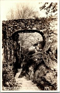 RPPC Entrance to Grand Corridor, Rock City Gardens, Lookout Mt TN Postcard A67