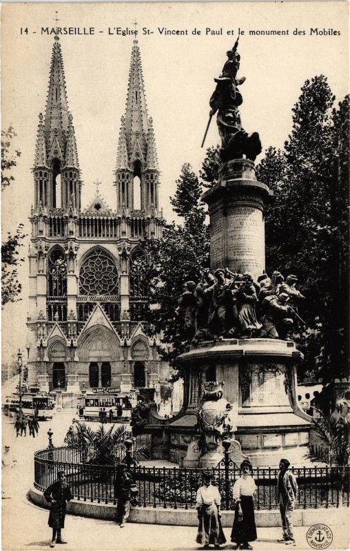 CPA MARSEILLE-L'Église St-Vincet de Paul et le monument des Mobiles (185904)