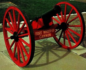 Vtg Chrome Postcard Lethbridge Alberta Canada Fort Whoop-Up Cannon Unused UNP