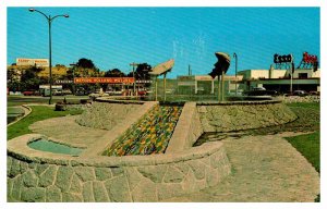 Postcard FOUNTAIN SCENE Nanaimo British Columbia BC AR9608