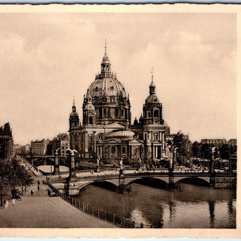 c1910s Berlin, Germany Cathedral Friedrichs Bridge Spree River Dome Statues A356