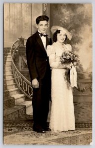 Beautiful Vintage Newlyweds Bride Groom Portrait RPPC Photo Postcard I44