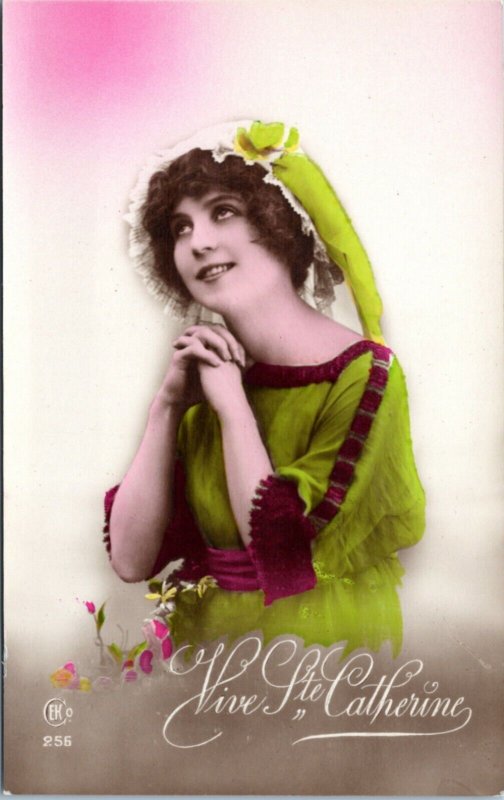 Postcard St Catherine's Day tinted  woman green dress clasped hands CEKO 256