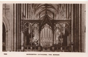 Worcestershire Postcard - The Screen - Worcester Cathedral - Real Photo   ZZ2653