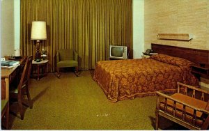 KANSAS CITY, KS Kansas  UNIVERSITY HOTEL Room Interior   c1960s Postcard