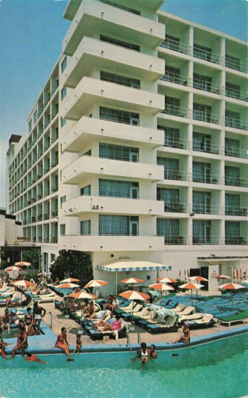 1969 Postcard Hotel Lucerne Umbrella's Pool 41st Street Miami Fl. 2R3-223 