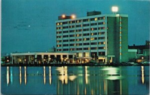 Wilmington Hilton Cape Fear River North Carolina NC Hotel c1978 Postcard F97