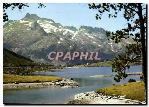 Postcard Modern Haute Vallee Aure The Lake Aumer and Pic Neouvielle