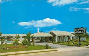 Perry Georgia 1960s Postcard Crossroads Motel Sign Pool