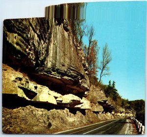 Postcard - Picturesque Bluffs Along The Prize Drive Of The Ozarks - Missouri