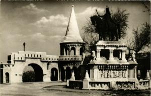 CPA Budapest- Halaszbastya & Szent Istvan Statue HUNGARY (835674)