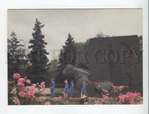 470290 USSR 1985 year Voronezh city monument to the defenders postcard