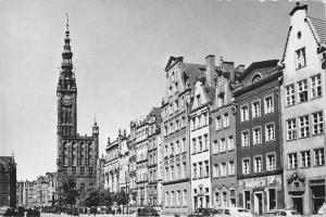 B108048 Poland Gdansk Dlugi Targ Street Vintage Cars Voitures real photo uk