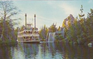 Disneyland Mark Twain STernwheeler Rivers Of America