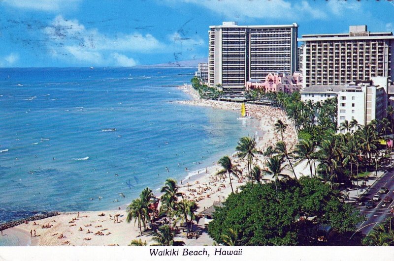 VINTAGE POSTCARD CONTINENTAL SIZE HOTEL LINED WAIKIKI BEACH HAWAII