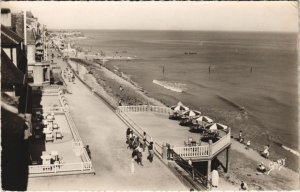 CPA SAINT-AUBIN-sur-MER La Promenade devant le Clos Normand (1227721)