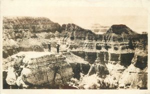 Postcard RPPC 1920s Arizona Grand Canyon People on Edge 23-1728