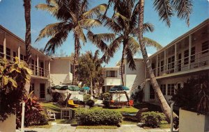 MIAMI BEACH, Florida FL  SEA BAY APARTMENT HOTEL~MOTEL  Patio  ROADSIDE Postcard