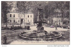 VICHY, Place de l'Hotel-de-Ville et la Poste, France, 00-10s