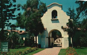 Vintage Postcard 1961 Spanish Style Memorial Museum Relics Santa Ana California