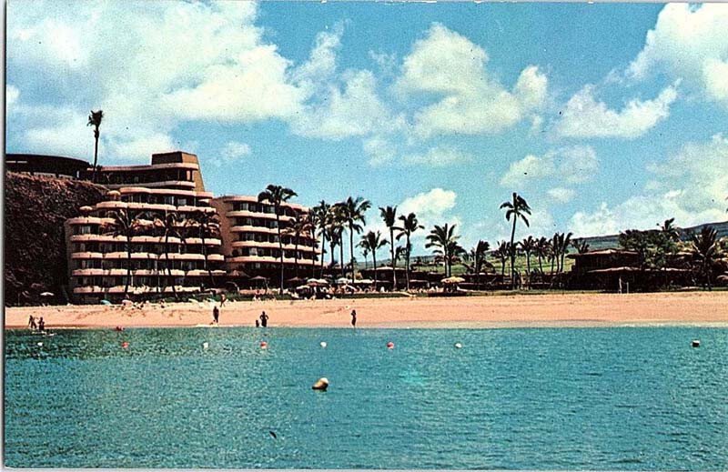 Postcard HOTEL SCENE Maui Hawaii HI AI9692