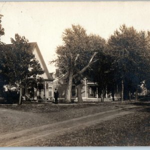 1908 Martinsburg, IA Street Scene RPPC Capital Hill Man House Church Bell A186